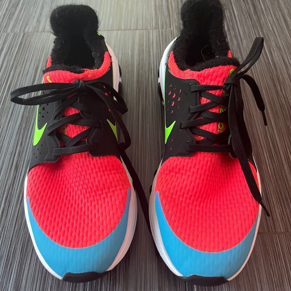 Nike Cruz One Bright Crimson